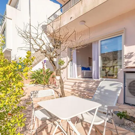 Charming Haven On The Portuguese Riviera Parede