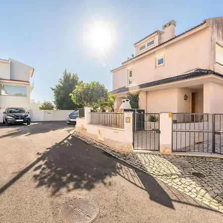 Charming Haven On The Portuguese Riviera Parede